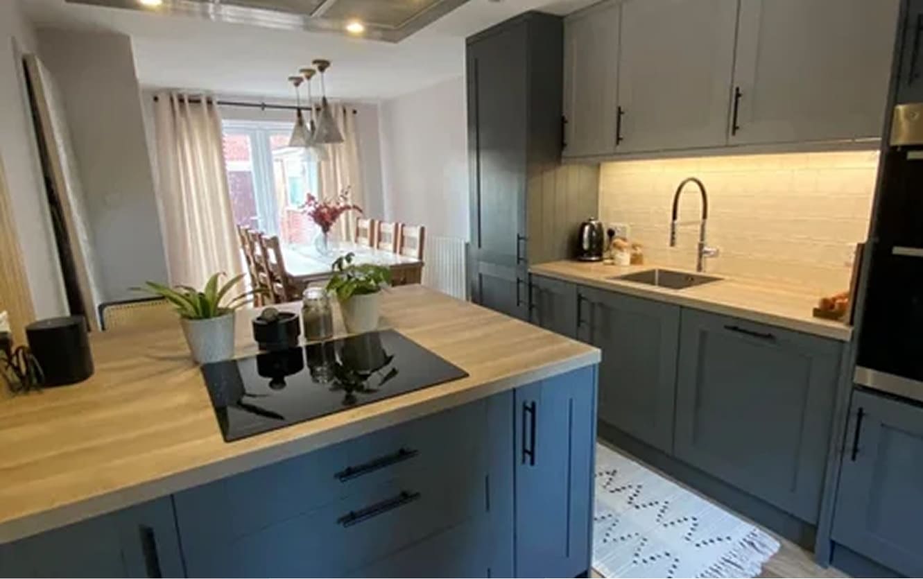Modern kitchen installation completed by Emberstone Interiors Ltd in Sleaford, Lincolnshire